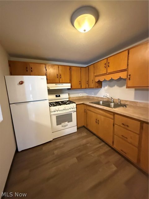 Tiny photo for 39 W 2nd Street #B, Frazeysburg, OH 43822 (MLS # 5221517)