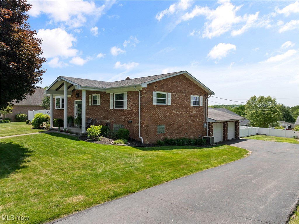 57 Della Drive, Bloomingdale, Ohio image 3