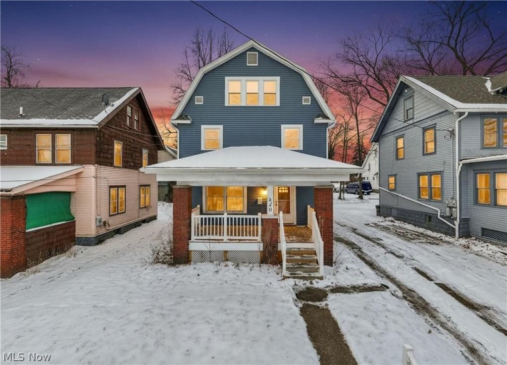 Photo of 840 E Buchtel Avenue, Akron, OH 44305 (MLS # 5189720)