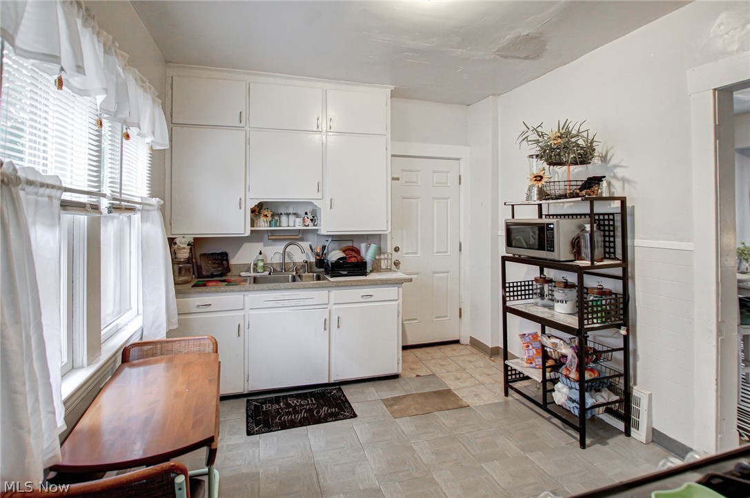 Walton Realty Companys Garfie - Residential