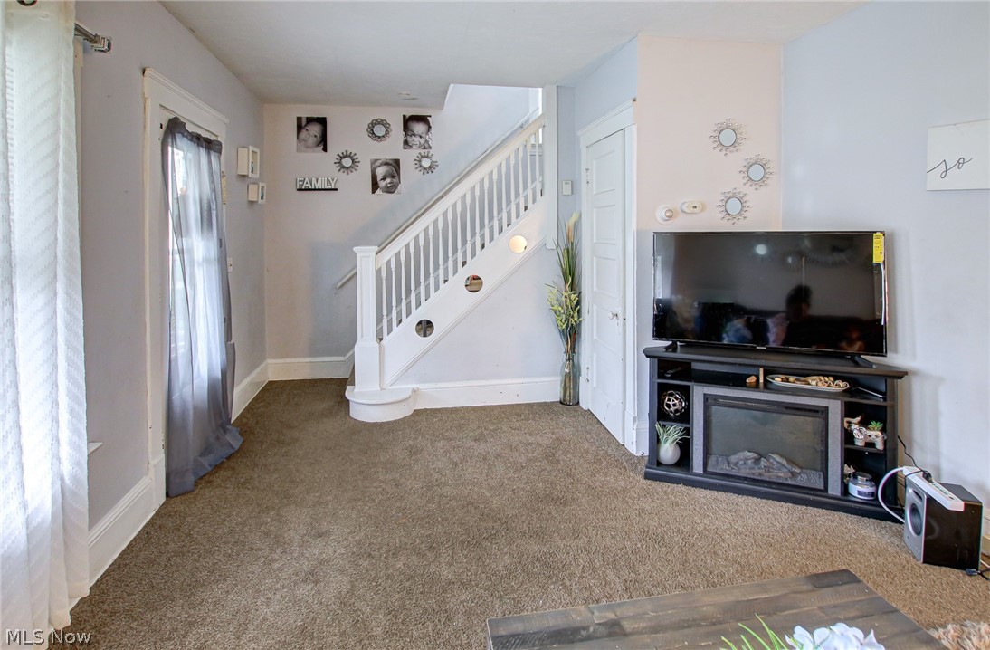 Walton Realty Companys Garfie - Residential