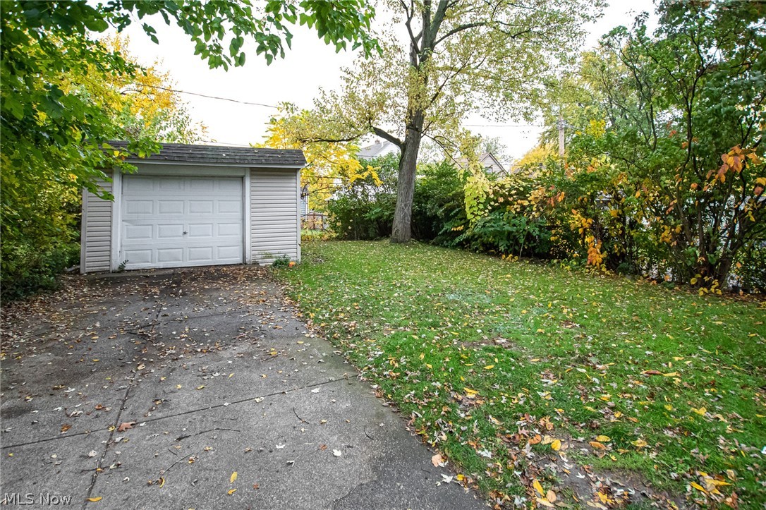 Walton Realty Companys Garfie - Residential