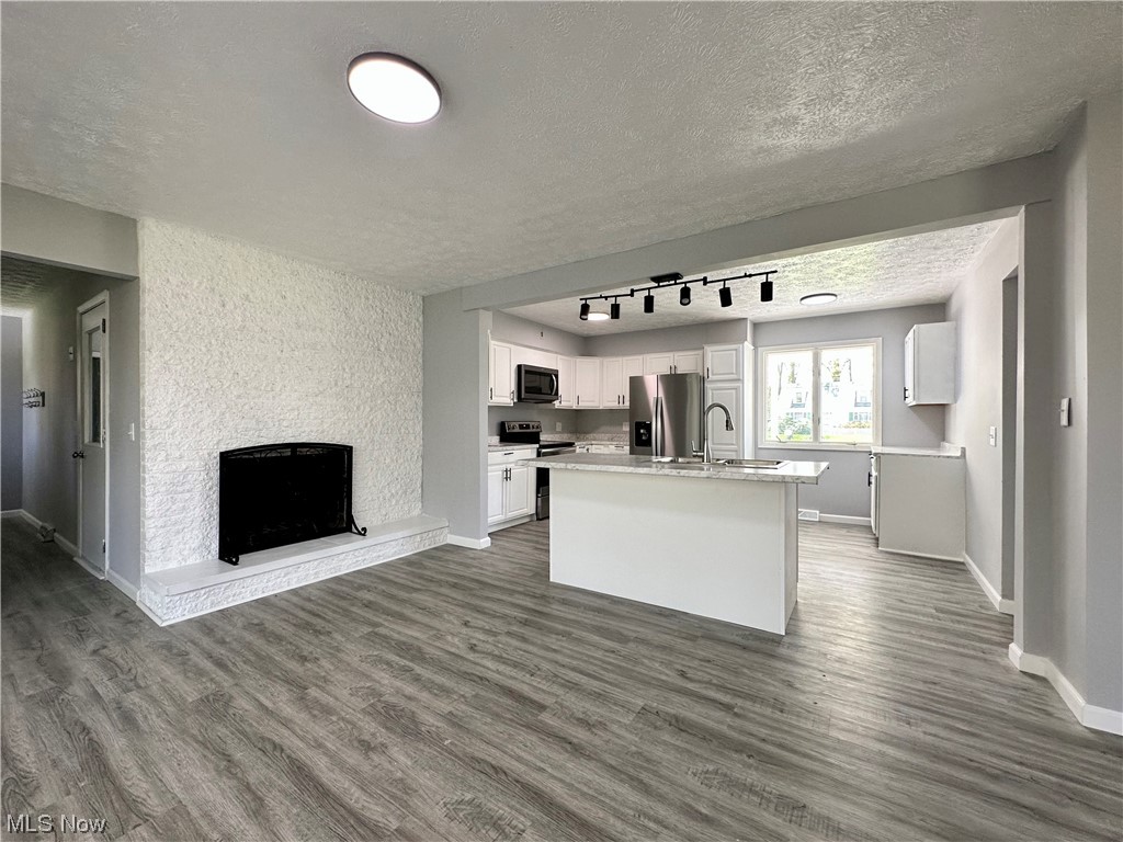 E L Cain 03 - Residential