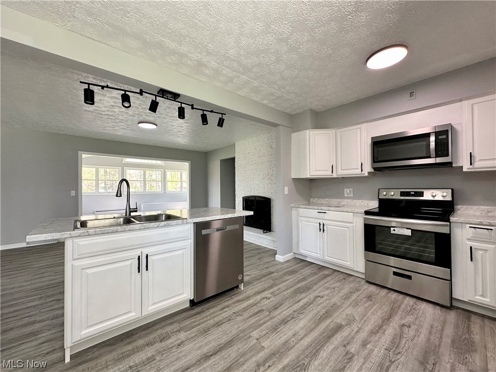 E L Cain 03 - Residential