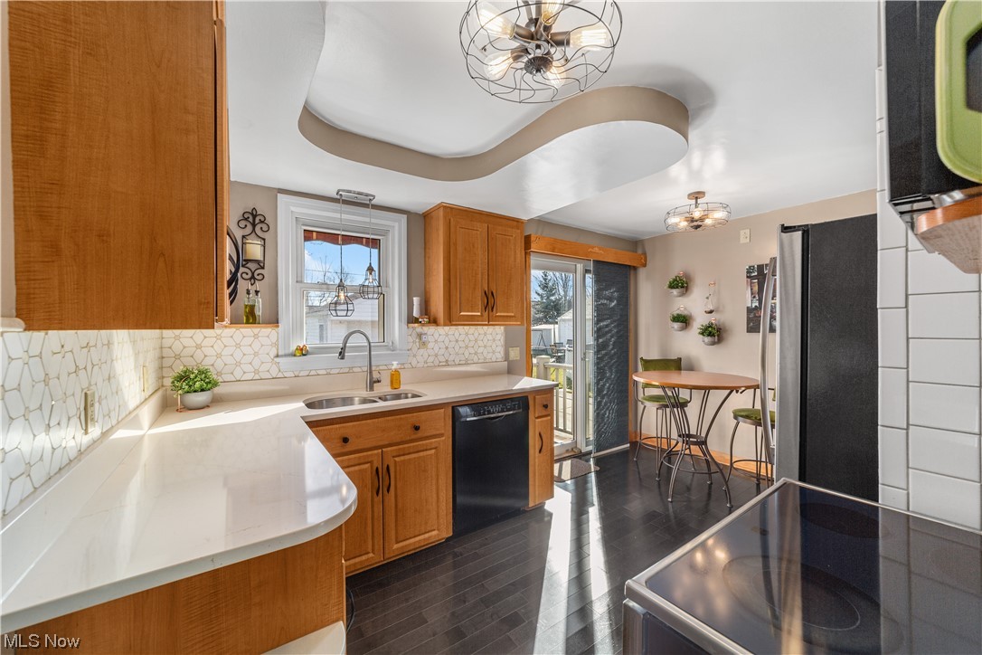 Walter H Tellings Broadfield S - Residential