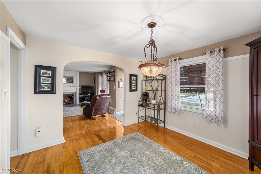 Walter H Tellings Broadfield S - Residential