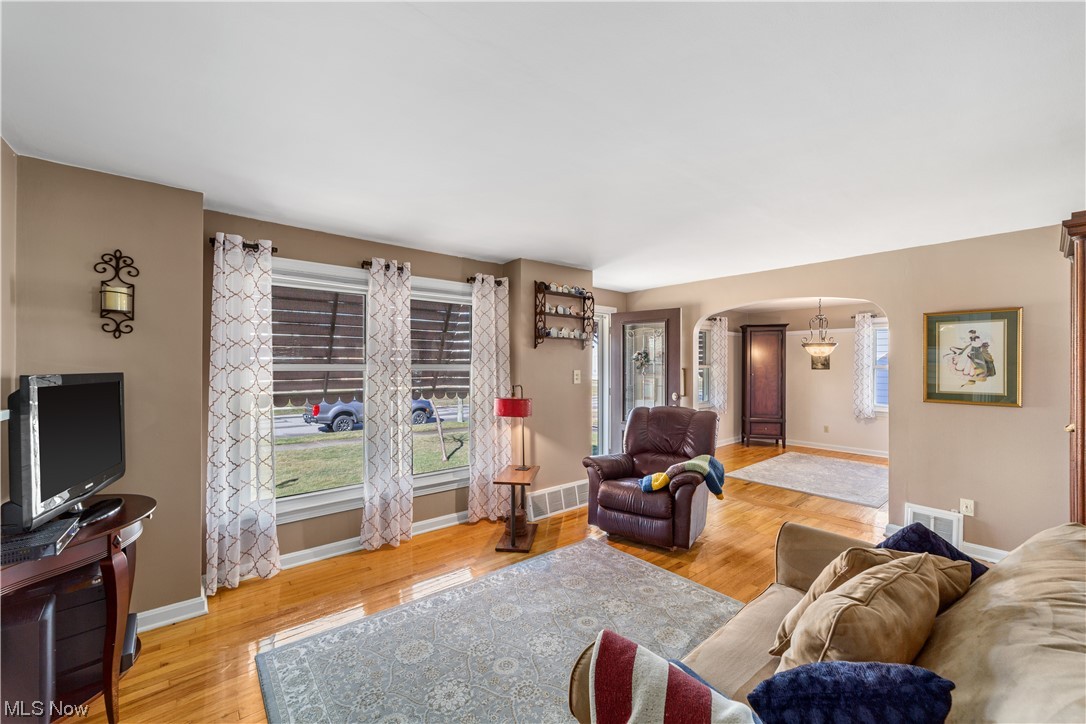 Walter H Tellings Broadfield S - Residential