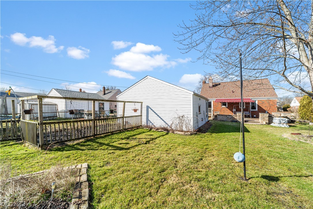 Walter H Tellings Broadfield S - Residential