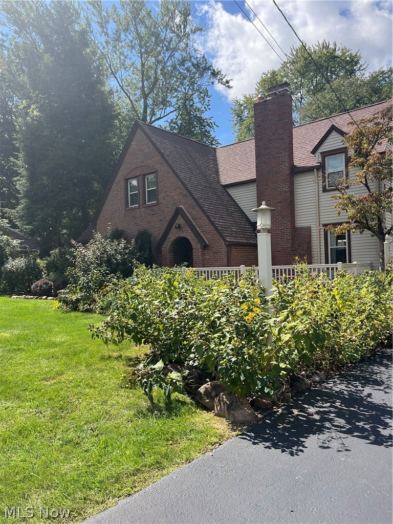 6922 Youngstown Pittsburgh Road
