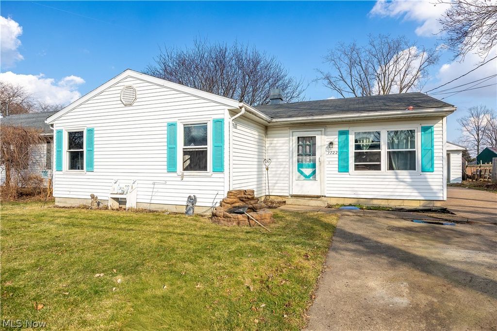 Photo of 1722 Mills Street, Sandusky, OH 44870 (MLS # 5189130)