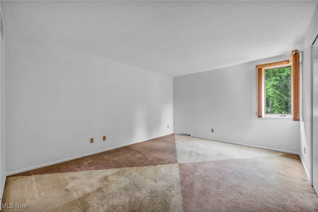 32560 Wintergreen Drive, Solon, Ohio image 34