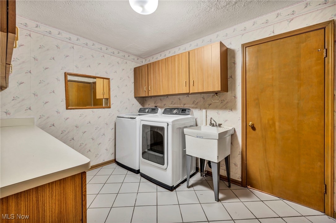 32560 Wintergreen Drive, Solon, Ohio image 23