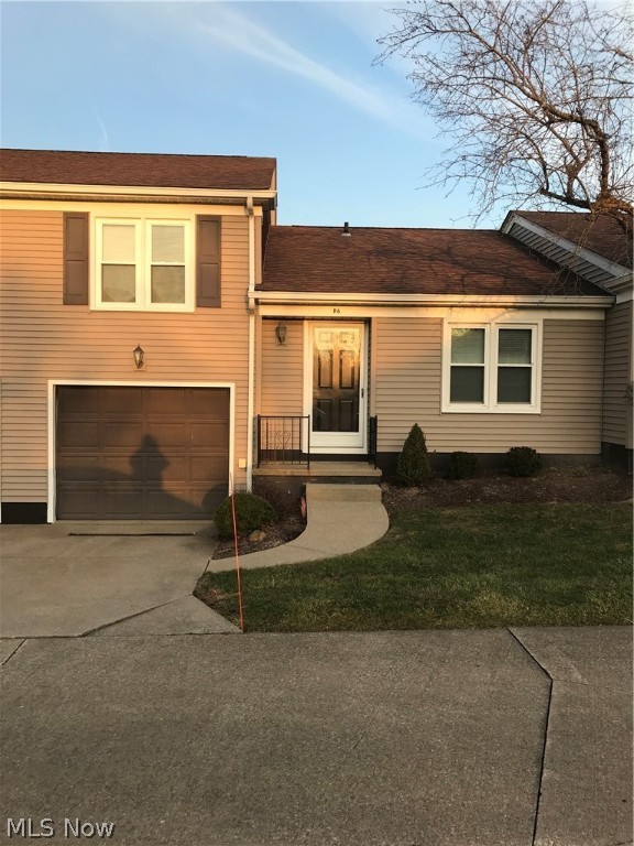Nice clean unit being sold by original owner. All appliances stay. Quiet cul-de-sac close to a wide variety of shopping.