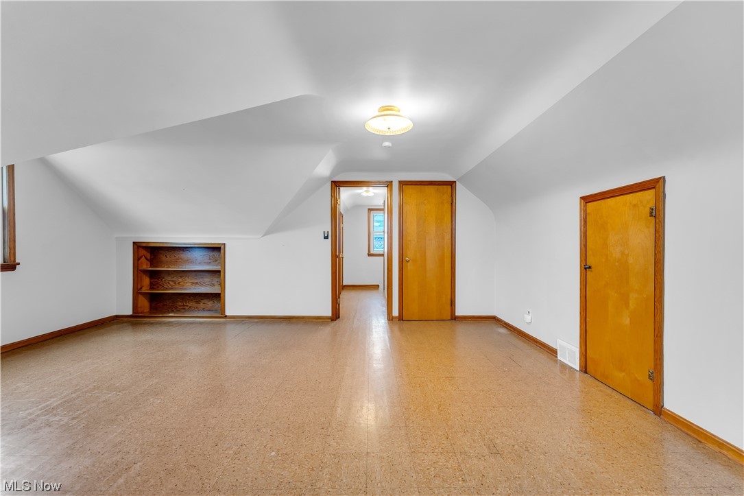 Suburdan Dev Cos Crofton Over - Residential Lease