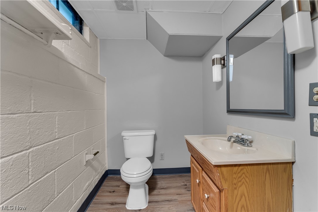 Suburdan Dev Cos Crofton Over - Residential Lease