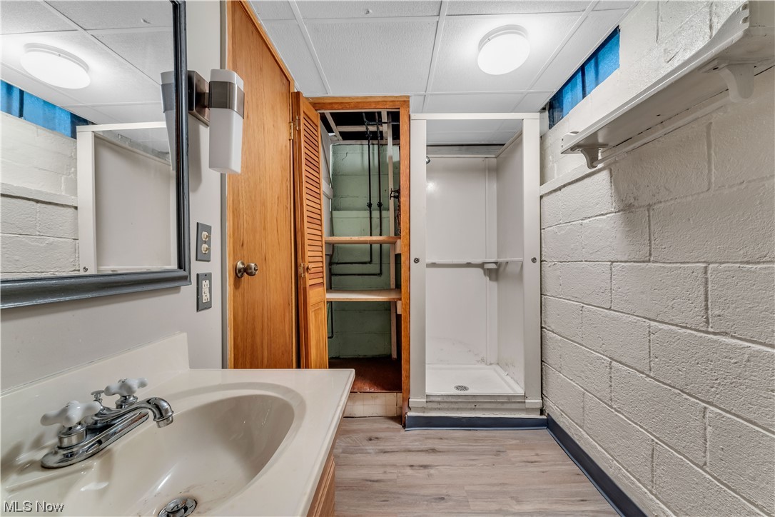 Suburdan Dev Cos Crofton Over - Residential Lease