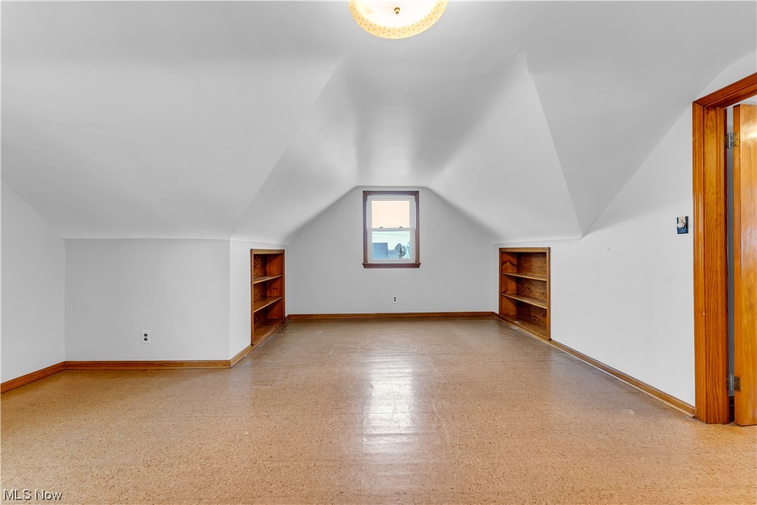 Suburdan Dev Cos Crofton Over - Residential Lease