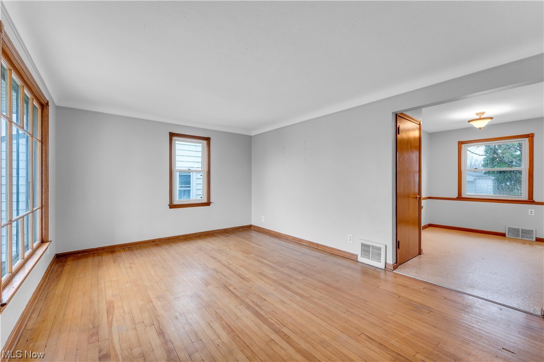 Suburdan Dev Cos Crofton Over - Residential Lease