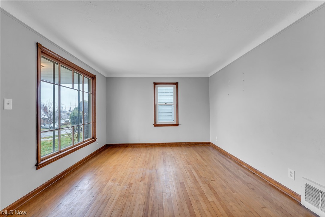 Suburdan Dev Cos Crofton Over - Residential Lease