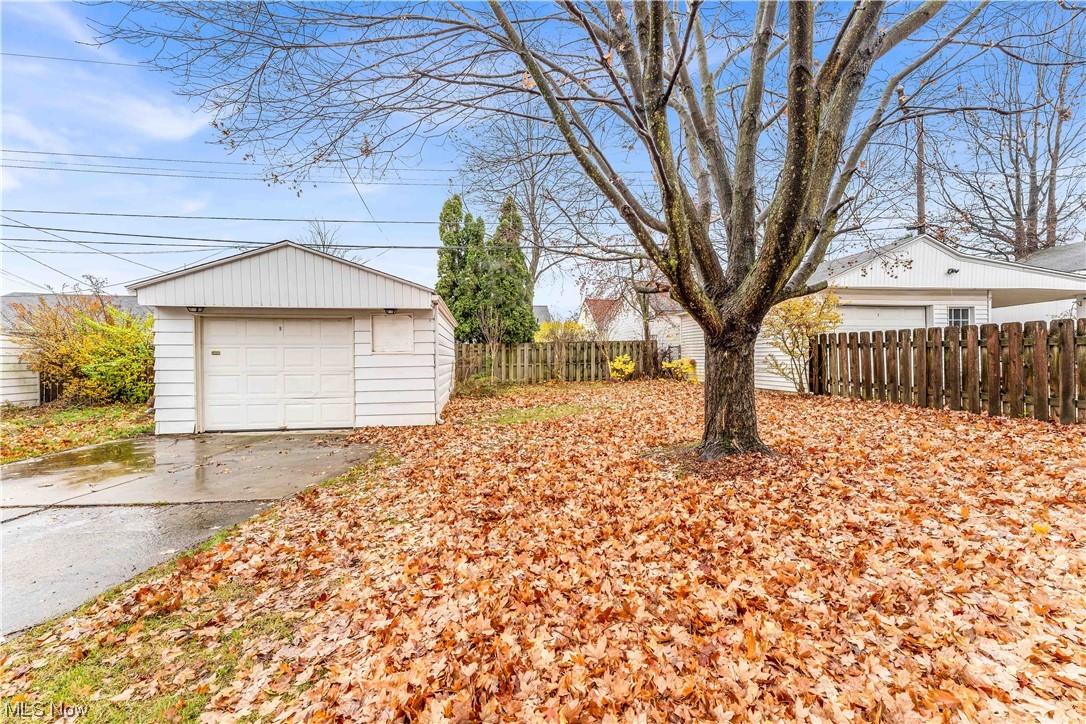 Suburdan Dev Cos Crofton Over - Residential Lease