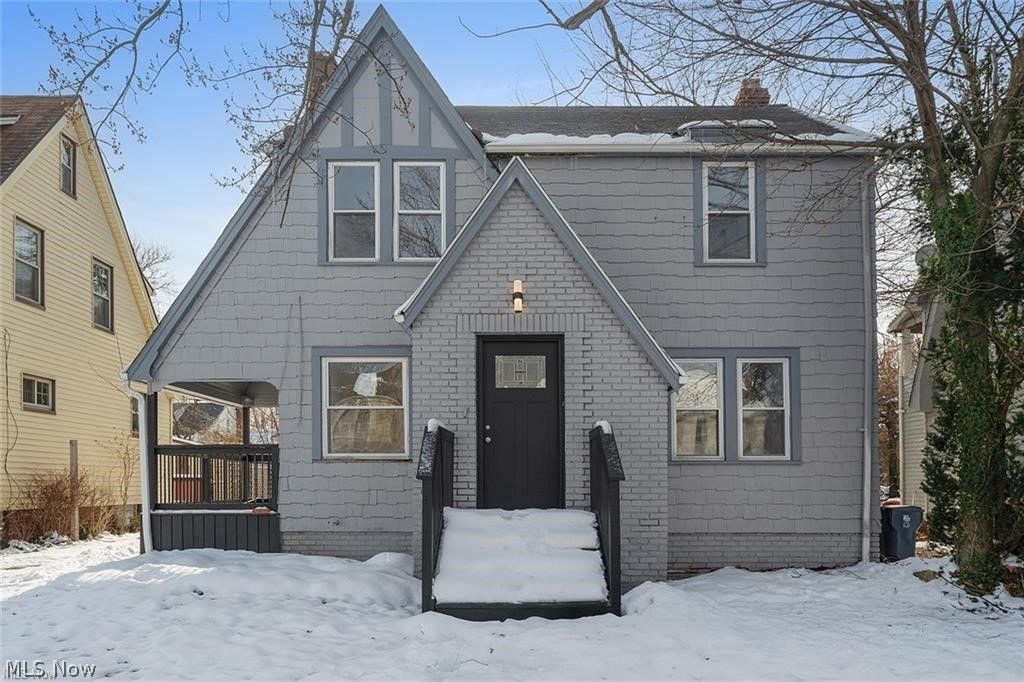 Photo of 3406 Henderson Road, Cleveland Heights, OH 44112 (MLS # 5198631)