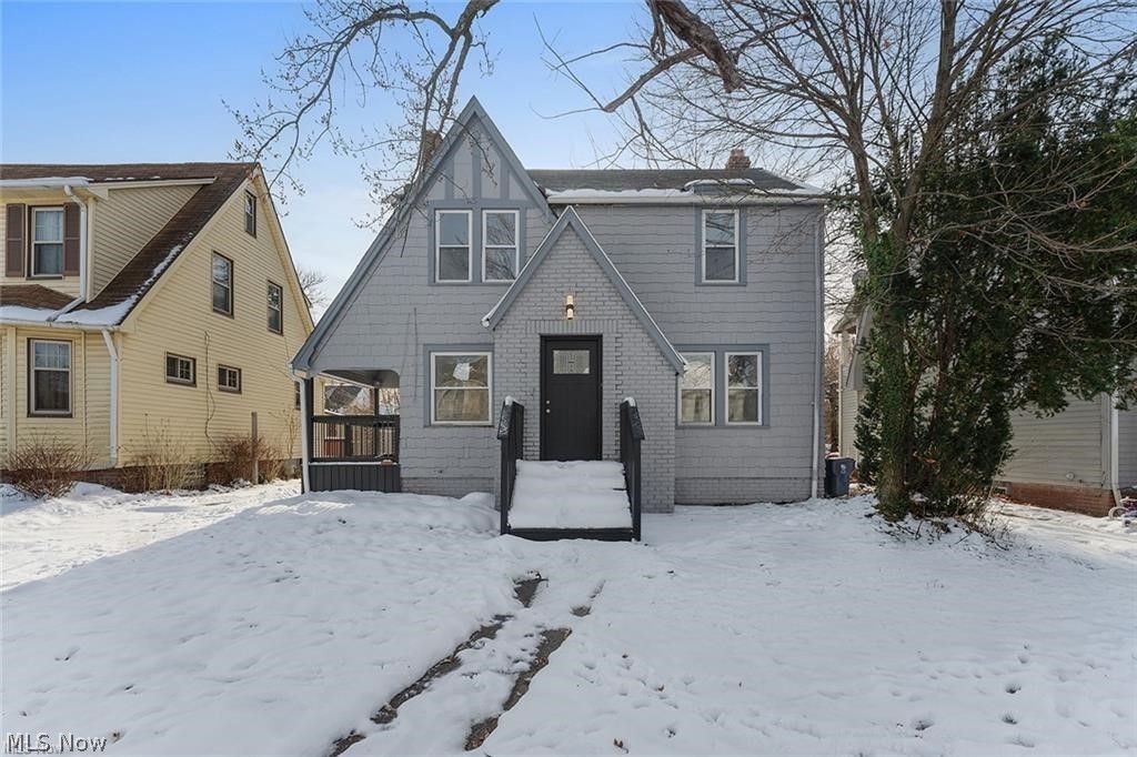 Photo of 3406 Henderson Road, Cleveland Heights, OH 44112 (MLS # 5198631)