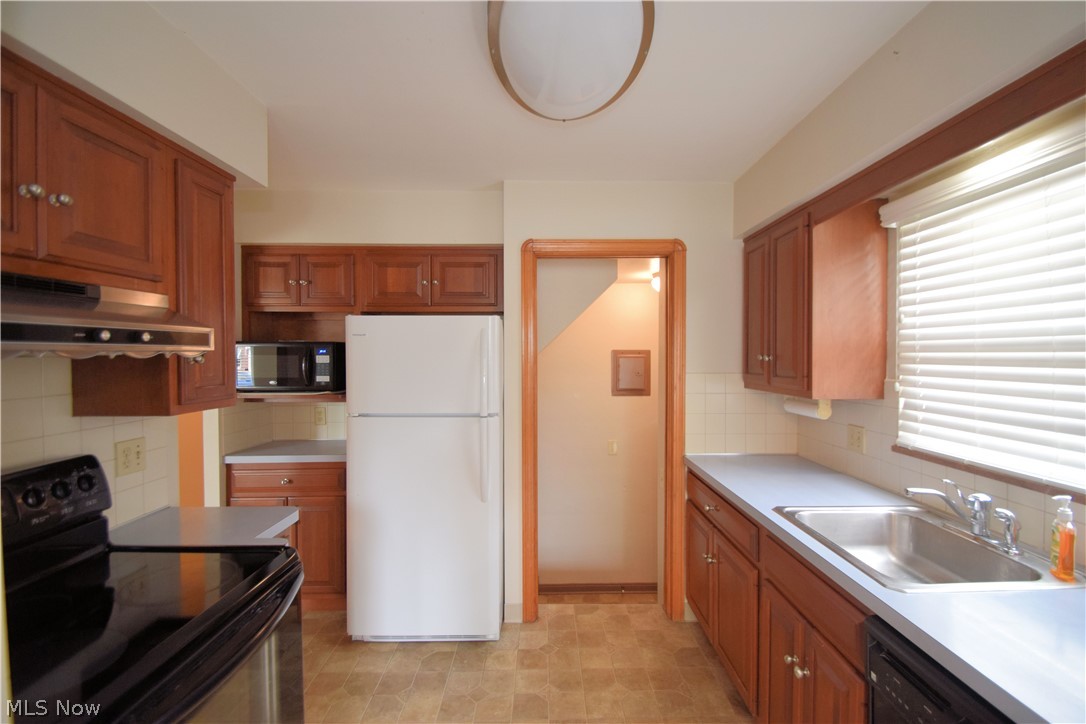 Broadview Road Sub/W T Mallos - Residential