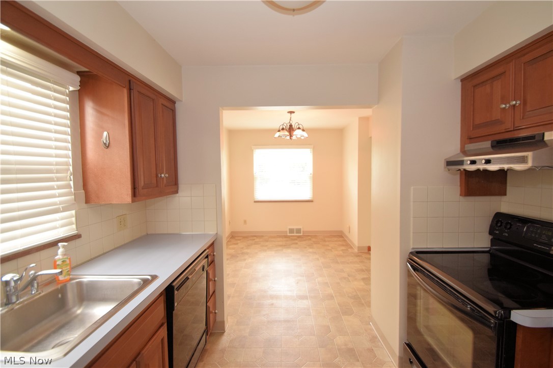 Broadview Road Sub/W T Mallos - Residential