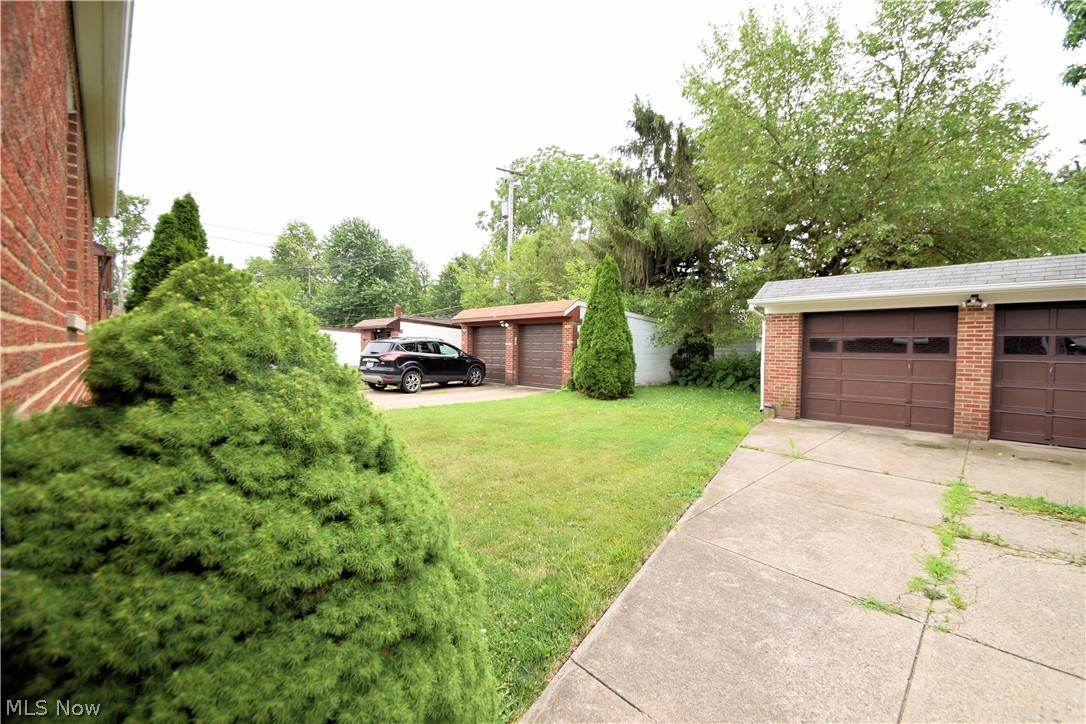 Broadview Road Sub/W T Mallos - Residential