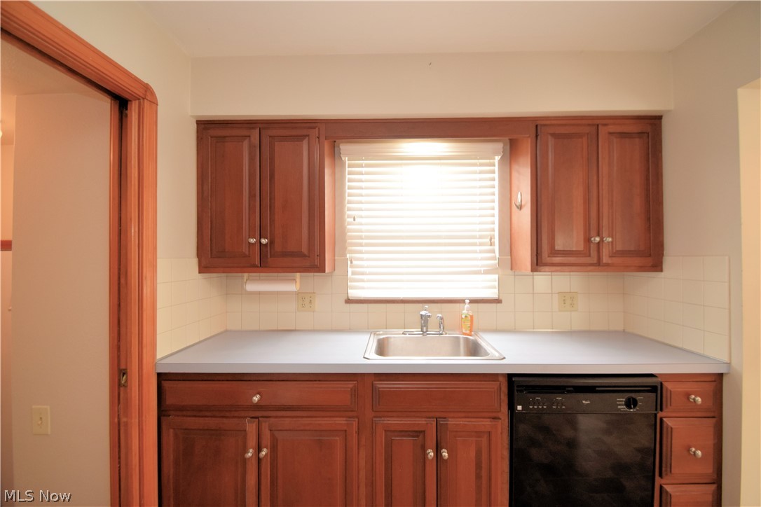 Broadview Road Sub/W T Mallos - Residential