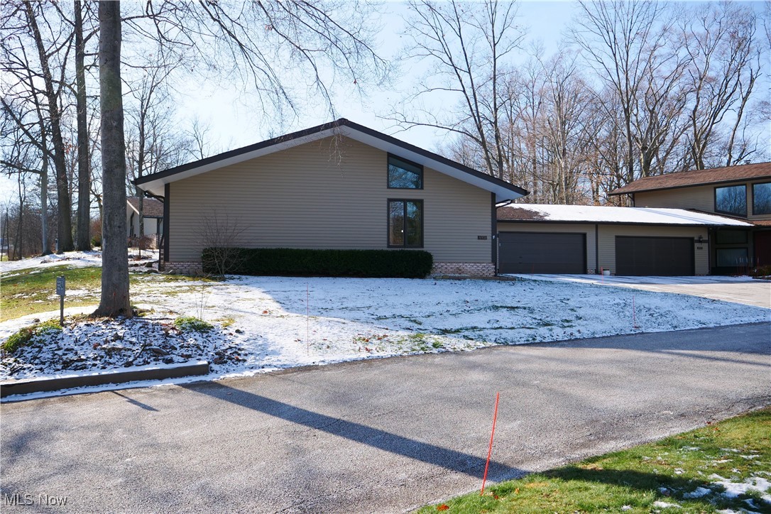 6931 Woodwalk Drive, Brecksville, Ohio image 27