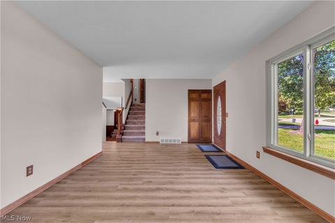 Tiny photo for 14472 S Gateway Drive, North Royalton, OH 44133 (MLS # 5238628)