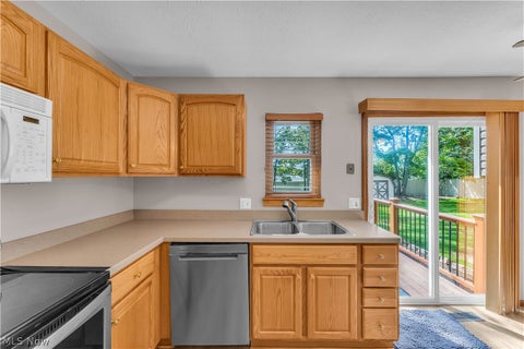 Tiny photo for 14472 S Gateway Drive, North Royalton, OH 44133 (MLS # 5238628)