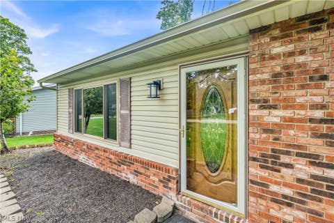 Tiny photo for 14472 S Gateway Drive, North Royalton, OH 44133 (MLS # 5238628)