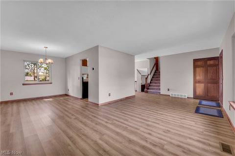Tiny photo for 14472 S Gateway Drive, North Royalton, OH 44133 (MLS # 5238628)