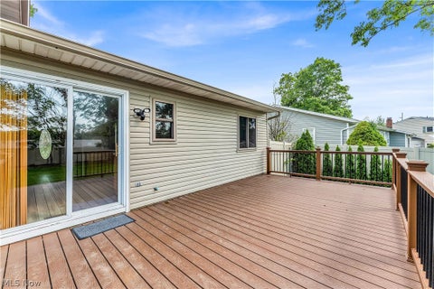 Tiny photo for 14472 S Gateway Drive, North Royalton, OH 44133 (MLS # 5238628)