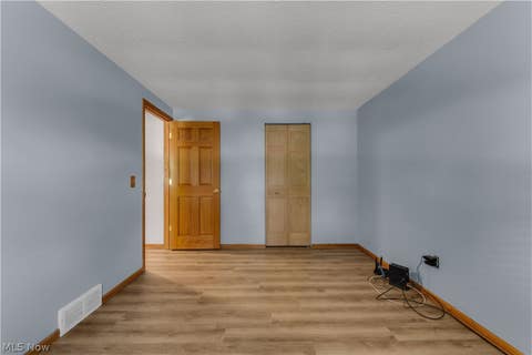 Tiny photo for 14472 S Gateway Drive, North Royalton, OH 44133 (MLS # 5238628)