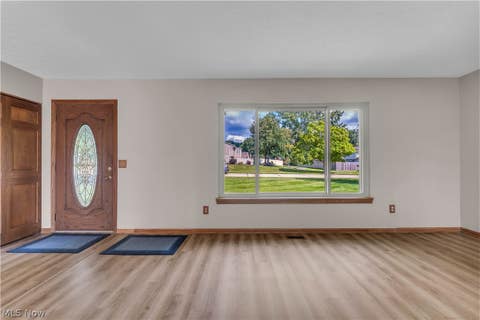 Tiny photo for 14472 S Gateway Drive, North Royalton, OH 44133 (MLS # 5238628)