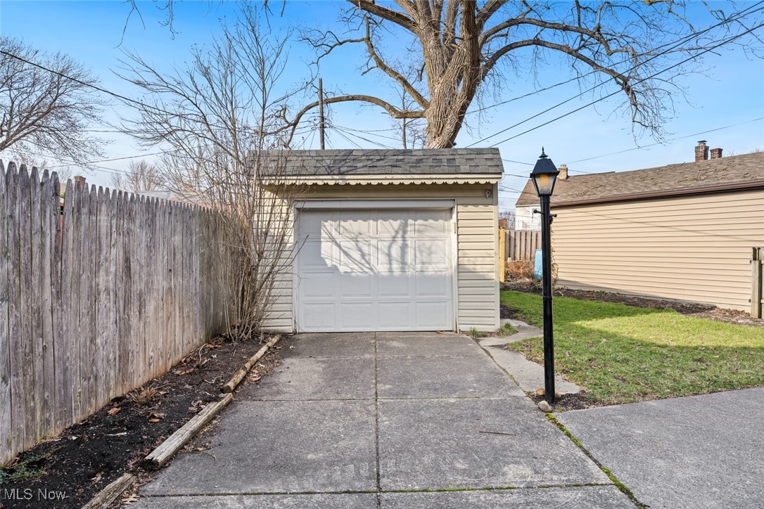 16304 Marquis Avenue, Cleveland, Ohio image 38