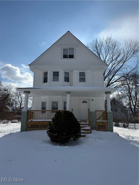 Photo of 10726 Garfield Avenue, Cleveland, OH 44108 (MLS # 5184507)