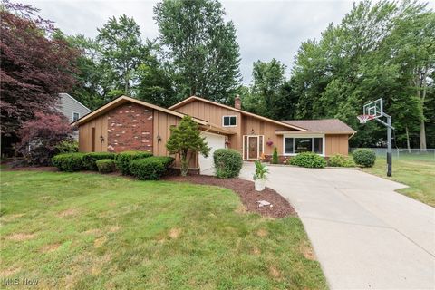 27645 Linwood Circle, North Olmsted, OH 44070 - #: 5135942
