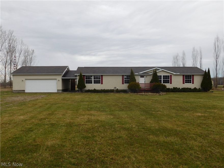 2001 Manufactured home sitting on over 6 acres. Property will need some TLC to return it to its former self. The property is being sold as-is. Home has three bedrooms, master has a master bathroom. Living room, Dinning room and eat in kitchen. Make an appointment to see this home today!