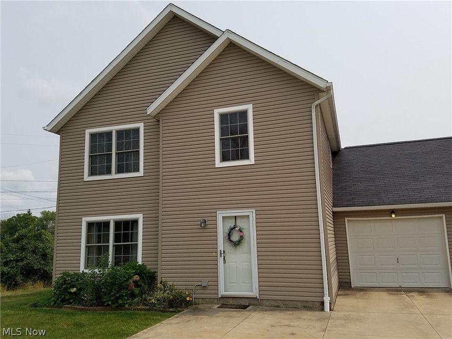 Newer condo (built in 2004)- clean and convenient!  Move-in condition, includes all appliances.  Low utilities - Gas heat, gas hot water heater.  This home offers central air conditioning and an attached garage.  Investors are welcome (leasing is permitted).  Convenient to Rt 14/480/Turnpike/76/ and minutes from Northeast Ohio Medical University.  Pets are permitted (there are some breed/quantity restrictions).  Let someone else do your mowing and snow removal and relax in your affordable condo!