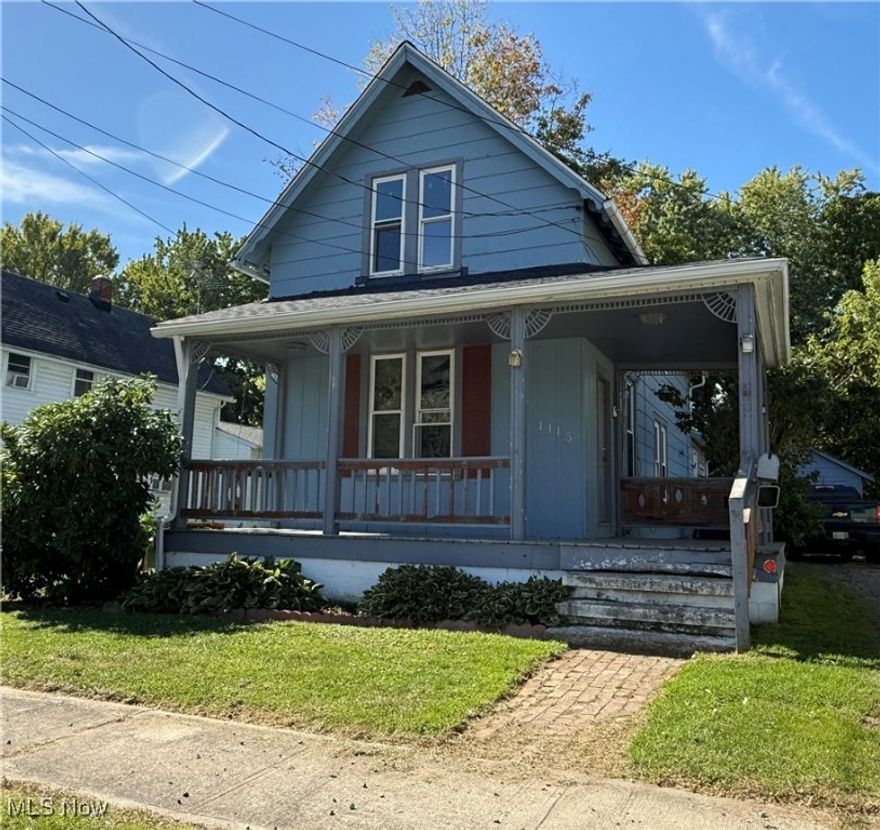 Endless potential with 3 Bedrooms, 1.5 Bath, fixer upper located within minutes of Bridge Street! This home features a large Living Room, formal Dining Room, spacious Kitchen and Family Room. Entertaining is a breeze with the large Deck. With some TLC bring your ideas to life. New roof August 2025. You don't want to miss this!