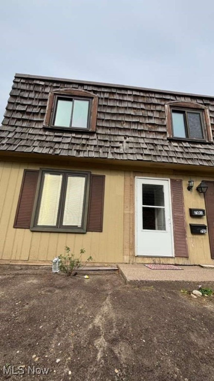 1651 Mentor Avenue, Apt #701, Painesville, OH 44077

Rent: $1,645
Security Deposit: $1,645

Spacious and bright 3-bedroom, 1.5-bathroom condo located in a well-maintained community in Painesville. This modern unit features beautiful flooring throughout, fresh paint, and large mirrored closets for added light and space.

The home includes a range and refrigerator, along with washer and dryer hookups. It offers an open and comfortable layout with modern flooring and neutral paint tones throughout. Yard area available, with maintenance and upkeep being the tenant's responsibility. All utilities are the tenant's responsibility.

Pets are allowed with owner approval and applicable fees. The pet deposit is $150 per pet, and the monthly pet rent is $25 per pet.

All interested parties aged 18 and older must apply. The application fee is $30 per applicant (non-refundable), and the background check fee is $35 per applicant.