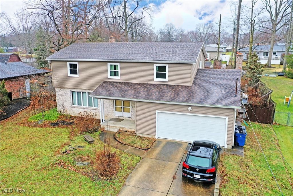 Photo of 5298 Calla Avenue NW, Champion, OH 44483 (MLS # 5181401)