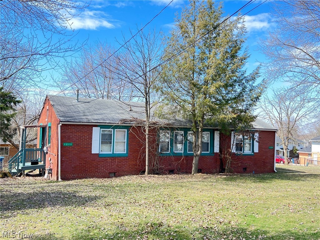 Cozy one bedroom apartment in Massillon! The kitchen includes a refrigerator, stove, and microwave (all left as a convenience), and a washer dryer can be found in the laundry room (also left as a convenience). Parking is on street. Pets accepted on a case-by-case basis. Rent is $450 monthly. Tenants are responsible for all utilities.