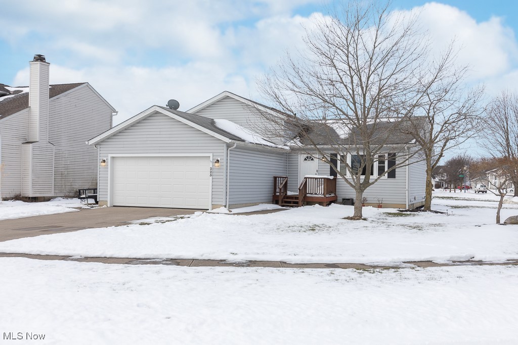 223 Finch Drive, Elyria, Ohio image 2