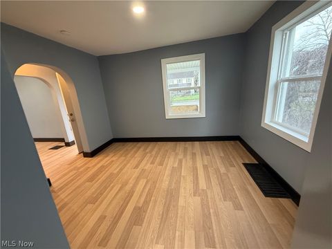 Tiny photo for 1372 Maryland Avenue SW, Canton, OH 44710 (MLS # 5193103)