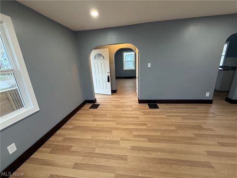 Tiny photo for 1372 Maryland Avenue SW, Canton, OH 44710 (MLS # 5193103)